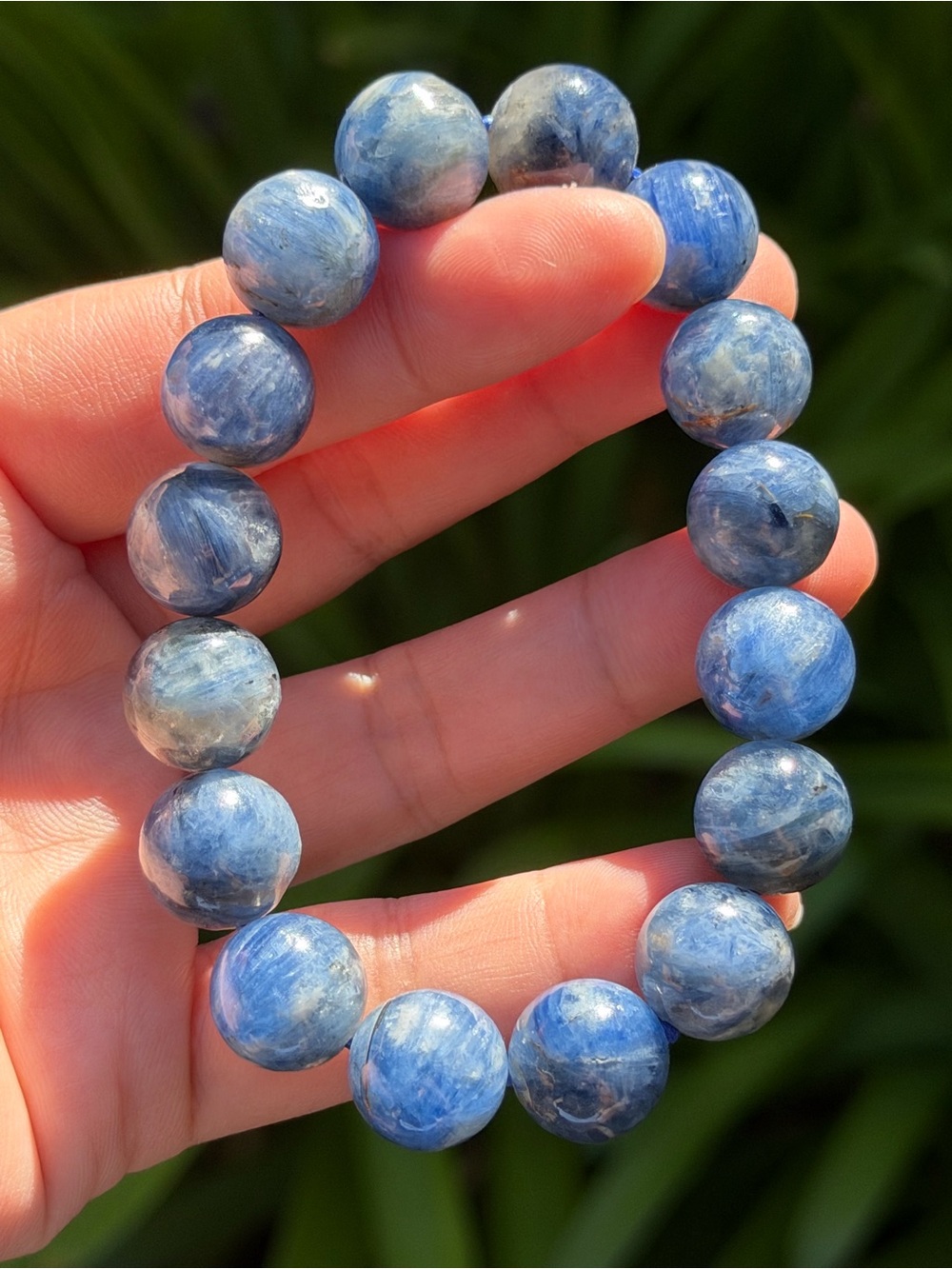 14mm stretchable blue kyanite bracelet 1890 - Picture 8 of 9